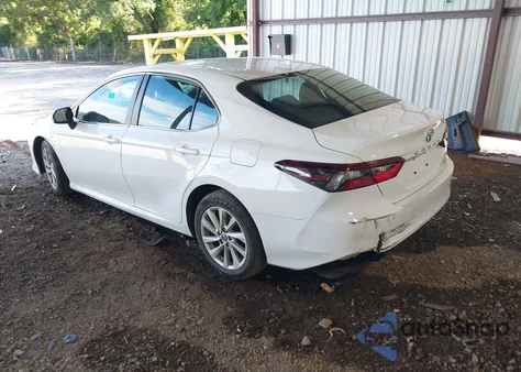 2023 Toyota Camry Le z USA, uszkodzony, nr VIN 4T1C11AK4PU124058